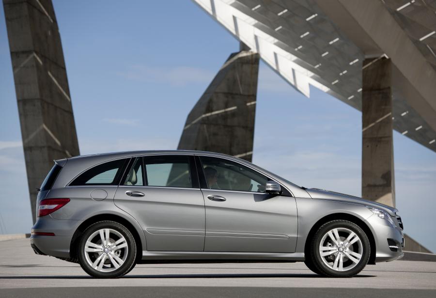  Mercedes-Benz R-Class 2010 года  (фото 19 из 45)